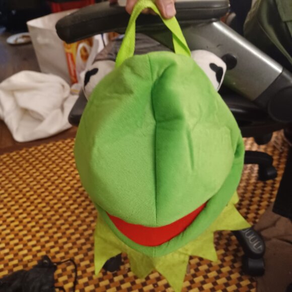 Jim Henson's Muppets "Kermit The Frog" Head Backpack - Picture 4 of 5